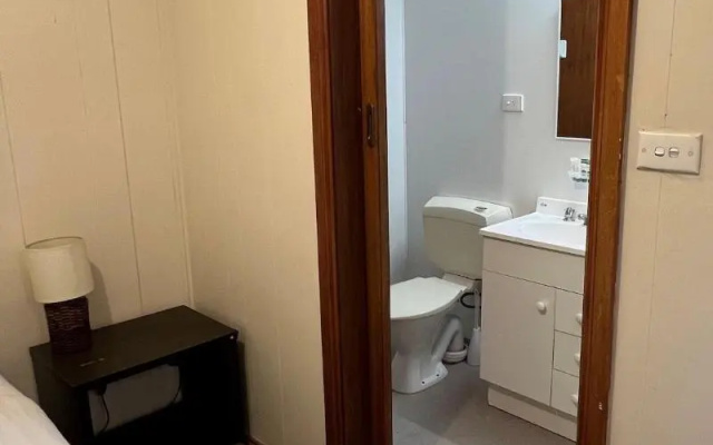 Deniliquin Pioneer Tourist Park – Guest Rooms – Deniliquin