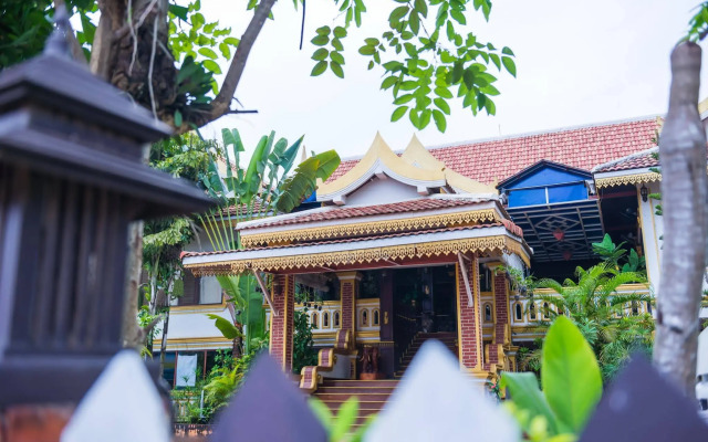 E-Outfitting Vang Thong Hotel