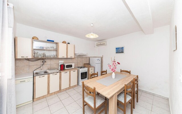 Awesome Home in Vinisce With Wifi and 3 Bedrooms