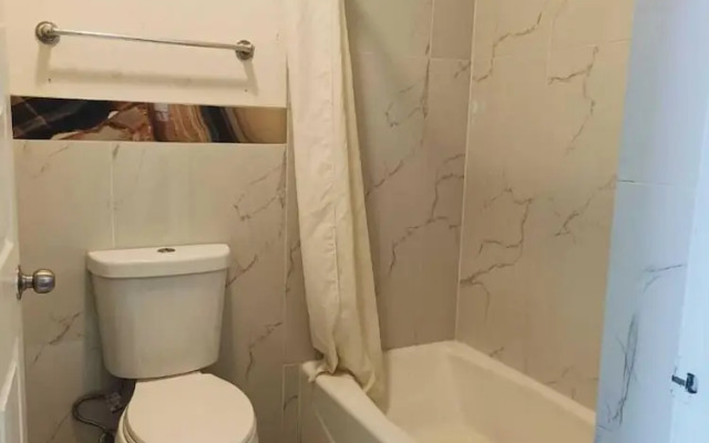 Hotel O Regency Suites Houston - IAH Beltway 8
