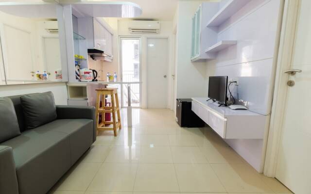 Simply Living 2BR at Bassura City Apartment