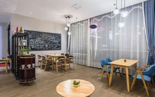 Superior Hotel (Pingdu Renmin Road, Shangjie Food Street)
