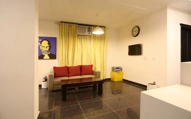 OYO Flagship 520 MG Road Metro Station