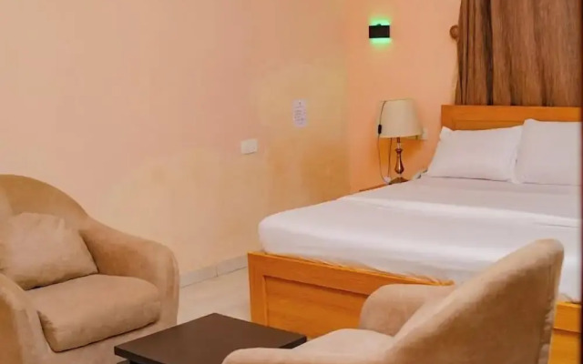 Apno Hotel and Suites