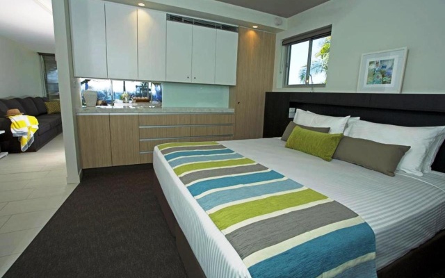Seahaven Noosa Beachfront Resort – Guest Rooms – Hastings Street
