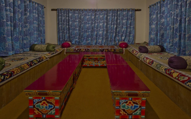 Pangong Retreat Camp