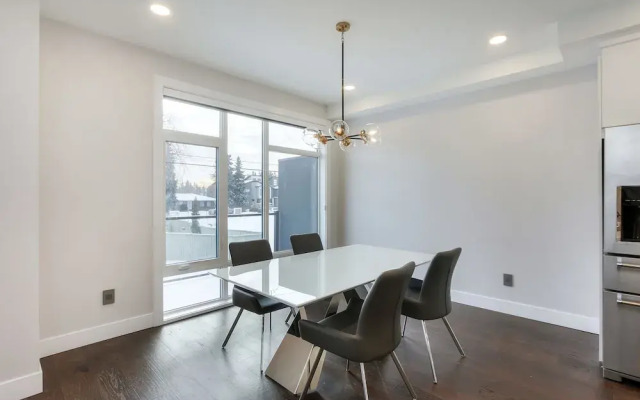 New Luxury Townhome 27