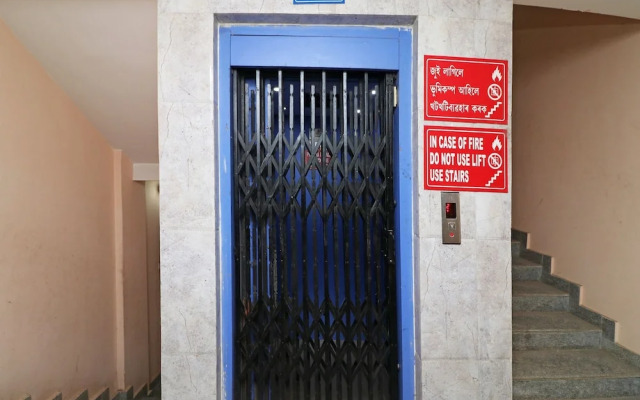 OYO 4979 Prabha Palace Lodge