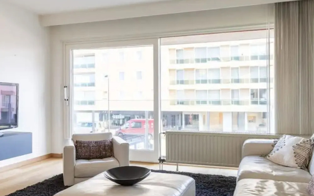 Modern Apartment at the Beach With Parking