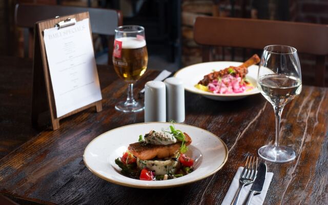 The Hog's Head Inn - The Inn Collection Group