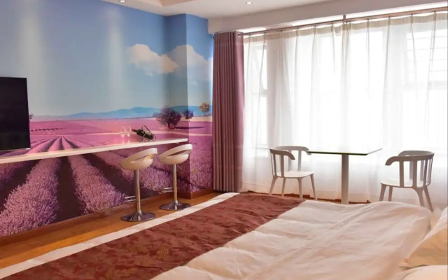 Luoyang Jiayue Theme Hotel
