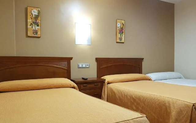 Hotel Reina Isabel