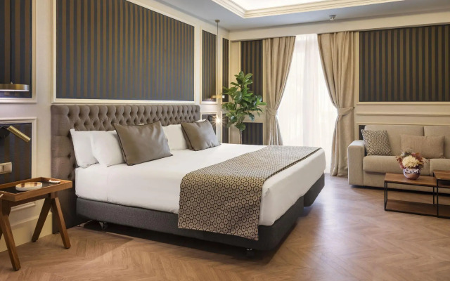 Catalonia Las Cortes Hotel