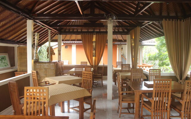 Chonos Hotel Lovina