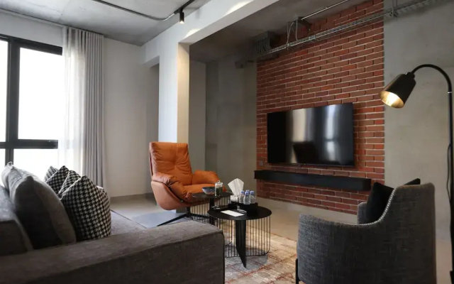 C Living 3 - Almalqa