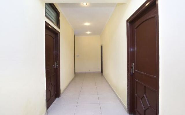 OYO 19765 Royal Guest House
