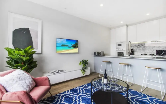 Boutique Apartment in Quiet, Sought-after Suburb