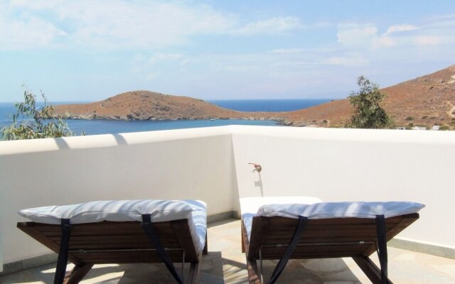 3 Bedroom Villa Overlooking Delfini Bay