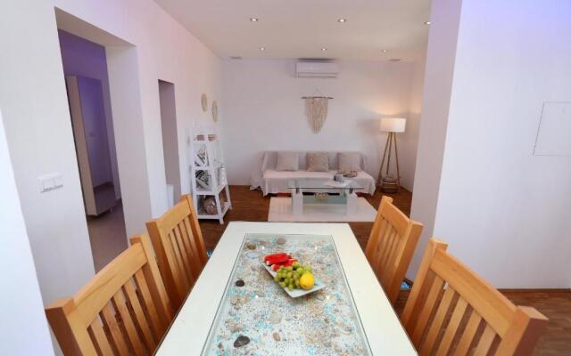 Apts Vidosava - 100m from the sea