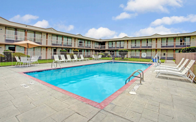 Days Inn by Wyndham Forrest City