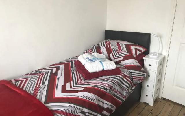 Remarkable 3-bed House in Durham