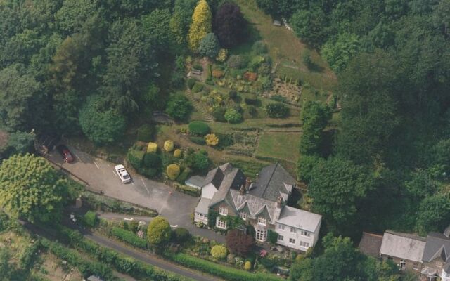 Pine Lodge Guest House