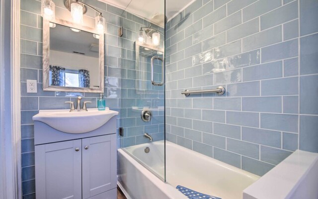 Chincoteague House w/ Enclosed Porch + Deck