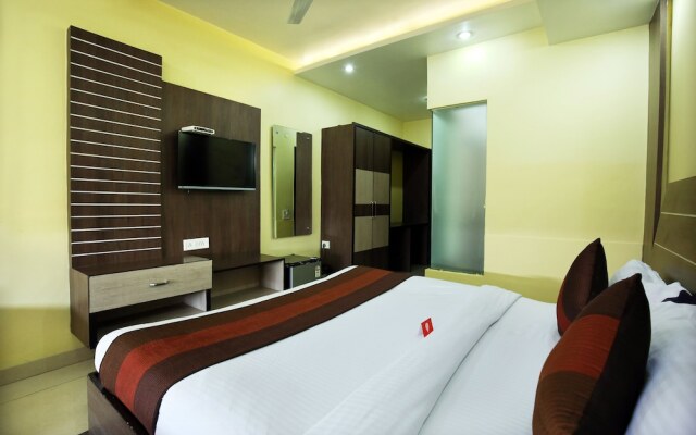OYO 1673 Hotel MM Yellowuds