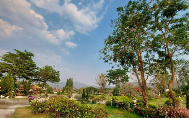 Tanaosri & Creekside Resort