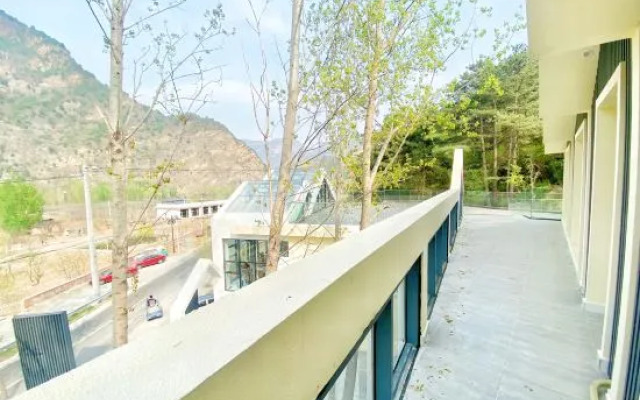 Gaolaozhuang Country Hostel