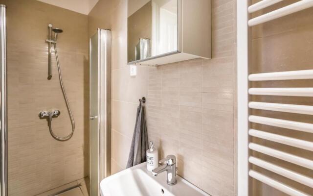 Bpr D8 Premier Apartment