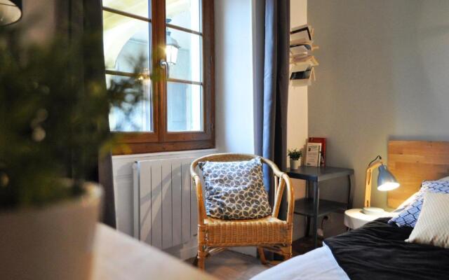 SEJOURAIXLESBAINS - Appartements Confidence hyper centre calme