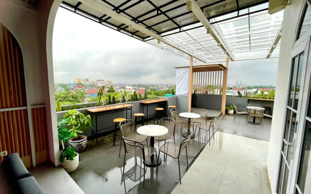 Sambina Prime Hotel by Danapati