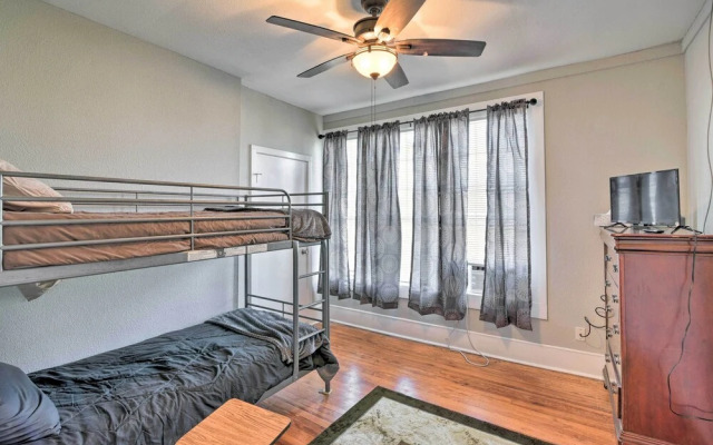 Convenient Apt w/ Golf Carts & Grill Access!