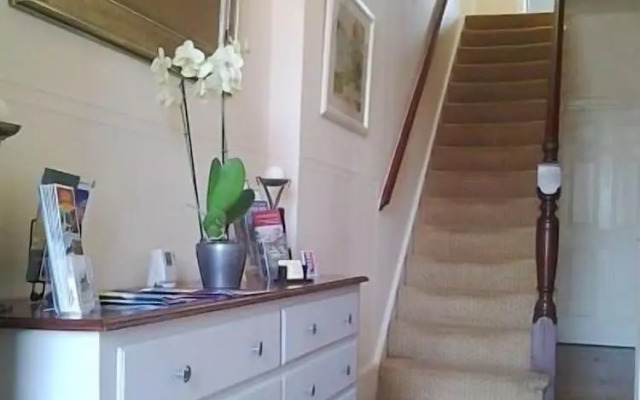 Gyves Guest House