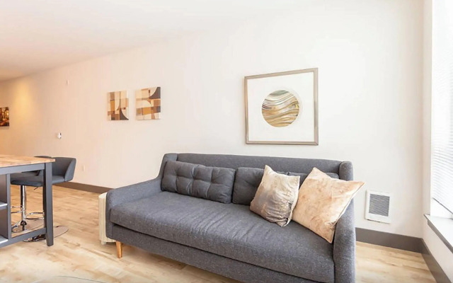 Belltown Waterfront Suites by Barsala