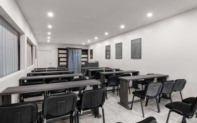 Dolce by Wyndham Hollywood