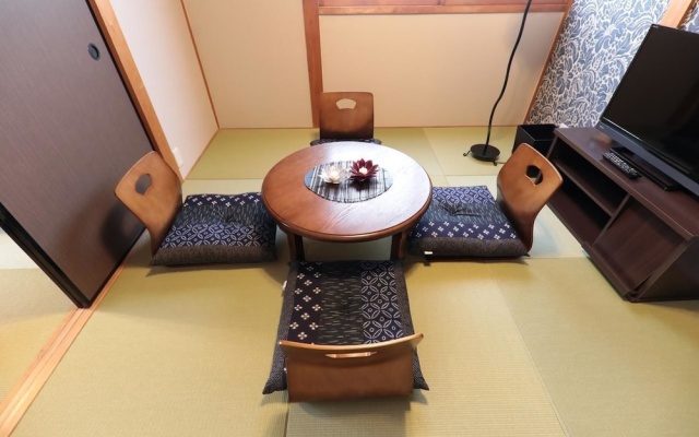 Omotenashi Feel Tradition 4 Bed room for 14PAX Renovated (193-9) – Guest Rooms – Osaka