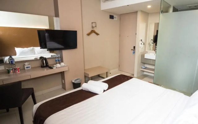 Sky-Inn Express Hotel