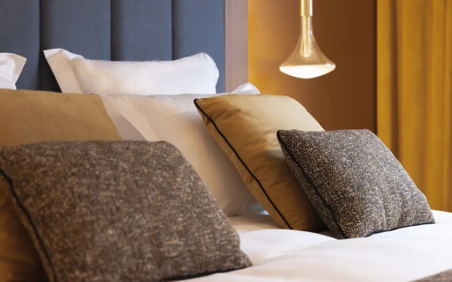 1.75 Paris La Source