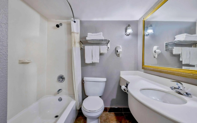 Motel 6 - Harrisburg, PA - Near PA Expo Center