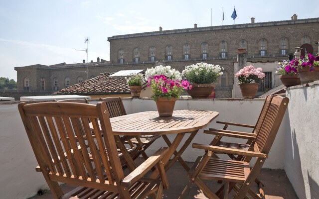 Amazing View to Pitti Palace 3BD Apt