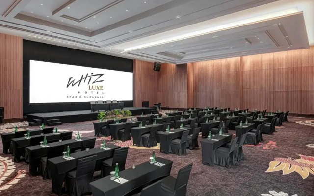 Whiz Luxe Hotel Spazio Surabaya