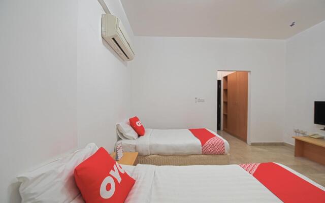 OYO 117 Majestic Hotel