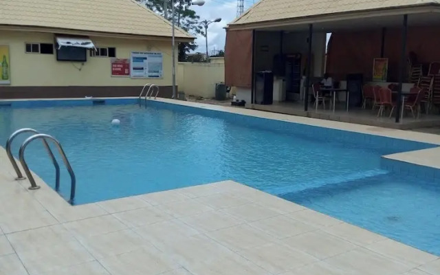 Kim Royal Hotel And Suites