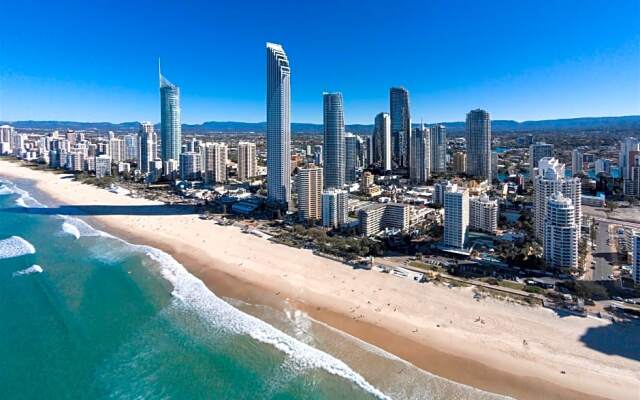 Chevron Palms Holiday Apartments by Gold Coast Premium