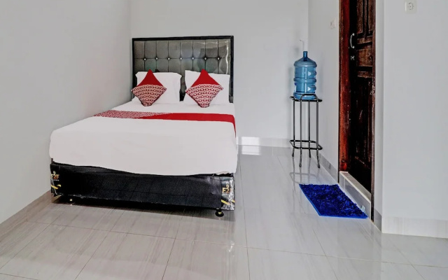 OYO 92057 Reny Kost Syariah