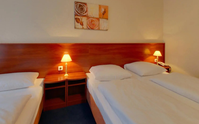 Al Khoory Inn