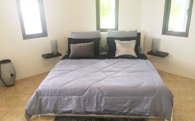 3 bedroom Pool Villa Near Walking St