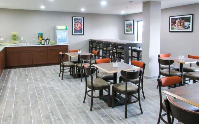 Quality Inn & Suites Hammond Near I-8090